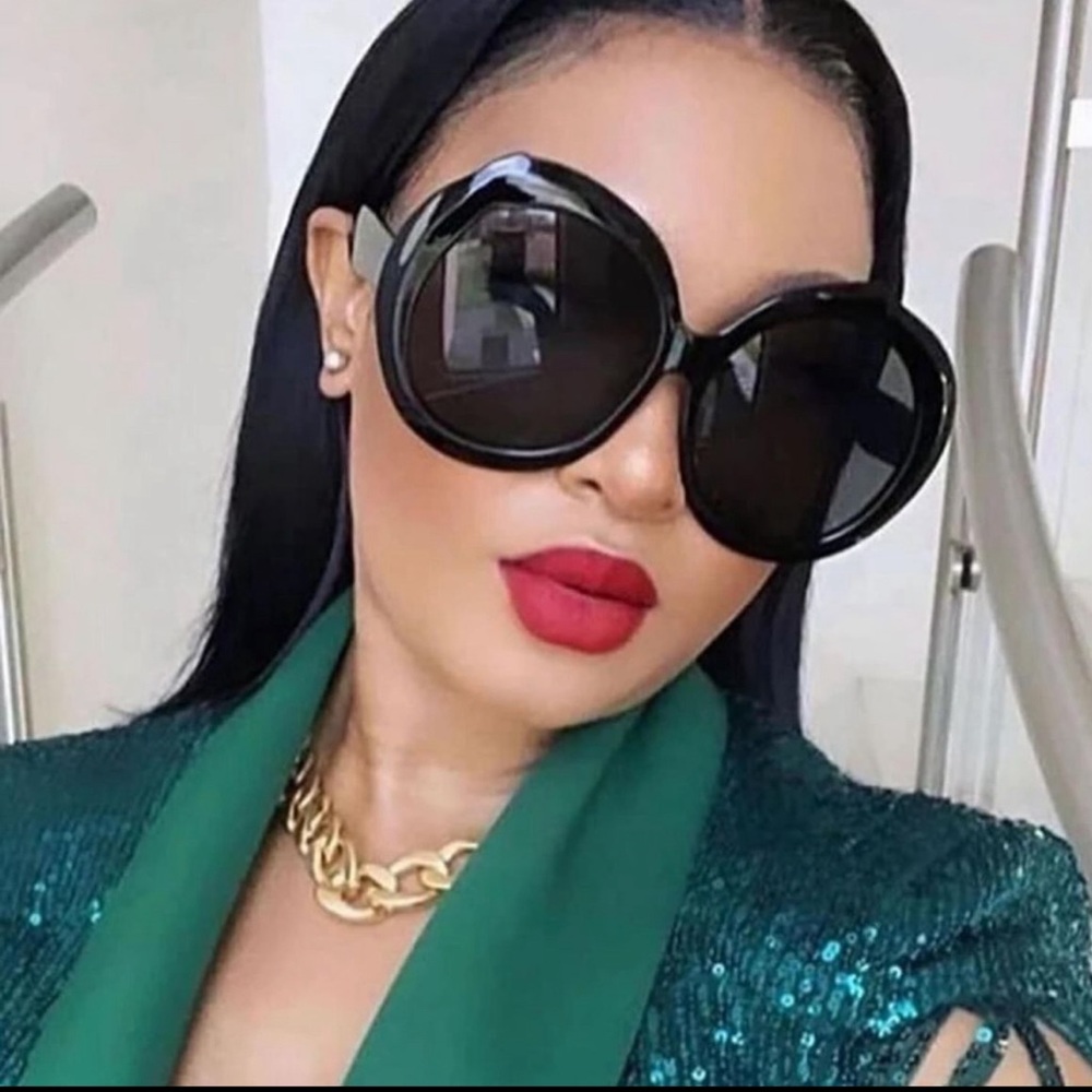 Oversized Round Women Sunglasses - Picture 2 of 3